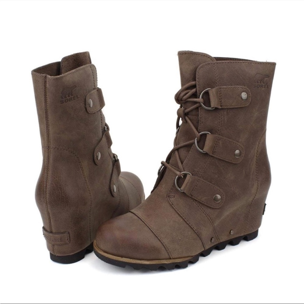 SOREL Joan of Arctic Wedge Mid Boots - Tobacco